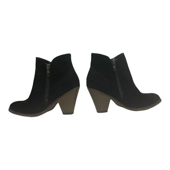 MIA MONTGOMERY BLACK  FAUX SUEDE BOHO FEATHER ZIPPER PULL DETAIL BOOTIES SIZE‎ 8 - Picture 2 of 8